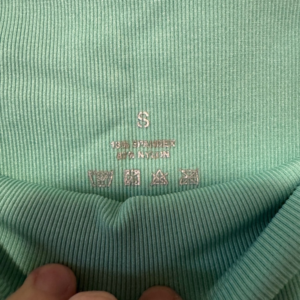 5/$55 !! 🔥 NVGTN mint color Leggings - Picture 2 of 3
